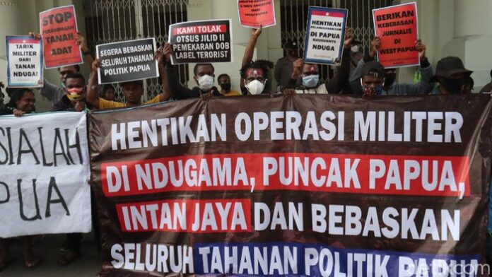massa-papua-demo-di-bandung_169-1